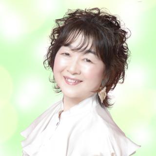 詩巻白師の顔写真
