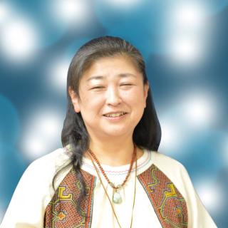 ニーヨルの顔写真