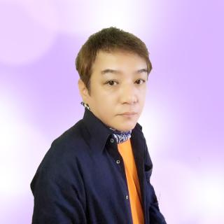 歌万智の顔写真
