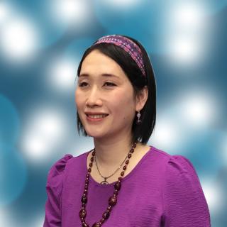 パープル 婦人の顔写真