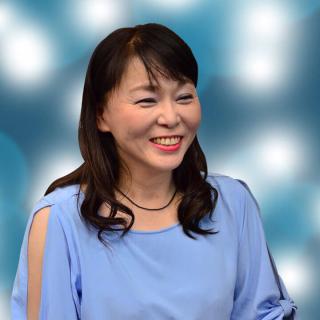 明里の顔写真